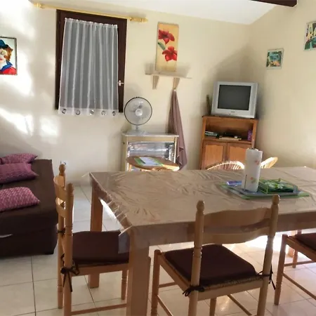 T2 Avec Piscine, Proche Et Commerces - 4 Couchages, Parking Prive - Fr-1-81-388 *